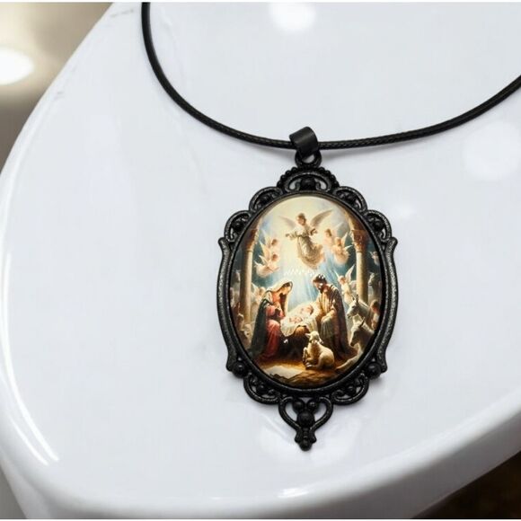 Nativity Scene Cabochon Glass Dome Black Portrait Pendant Mary Jesus Necklace - Picture 1 of 5